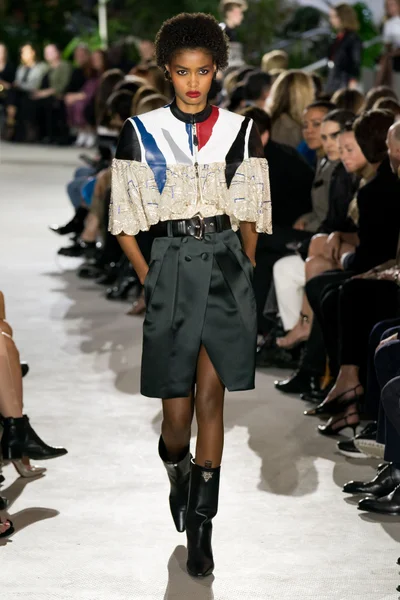 Look 5